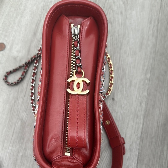 Chic Red Tweed Shoulder Bag - Picture 10 of 10